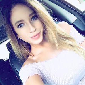 Meet your Posher, Carly